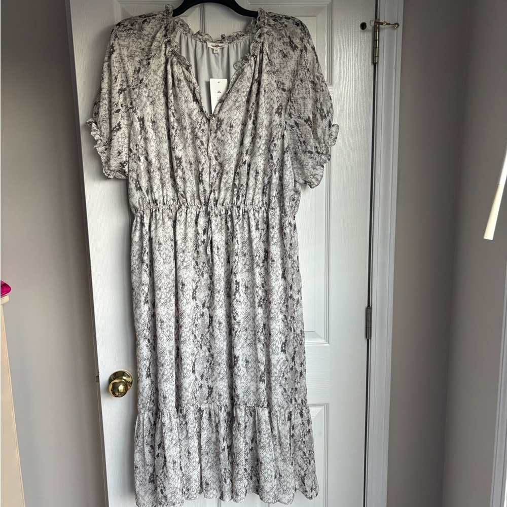Chic Black and White Maxi Dress